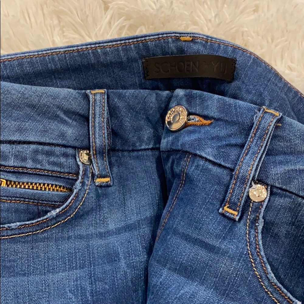 25 Schoen by Yu Jeans